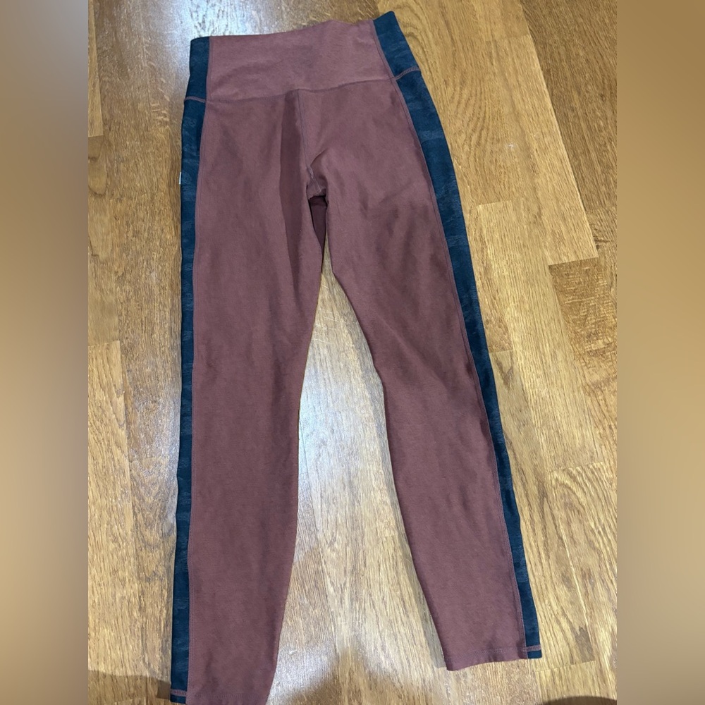 Vuori High-Rise The Rise The Shine Leggings Sz Sm Rust and Black Heathered Camo - Picture 9 of 12